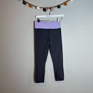 Lululemon charcoal and lavender cropped athletic leggings